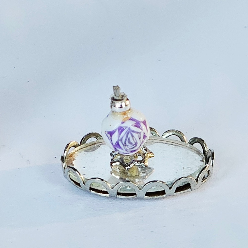 Vtg Victorian Mini Dollhouse Brass Oil Lamp Perfume Bottle Mirrored Tray Set - Picture 6 of 8